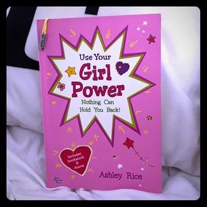 CLOSET CLEAROUT ‼️Encouraging Girl Book